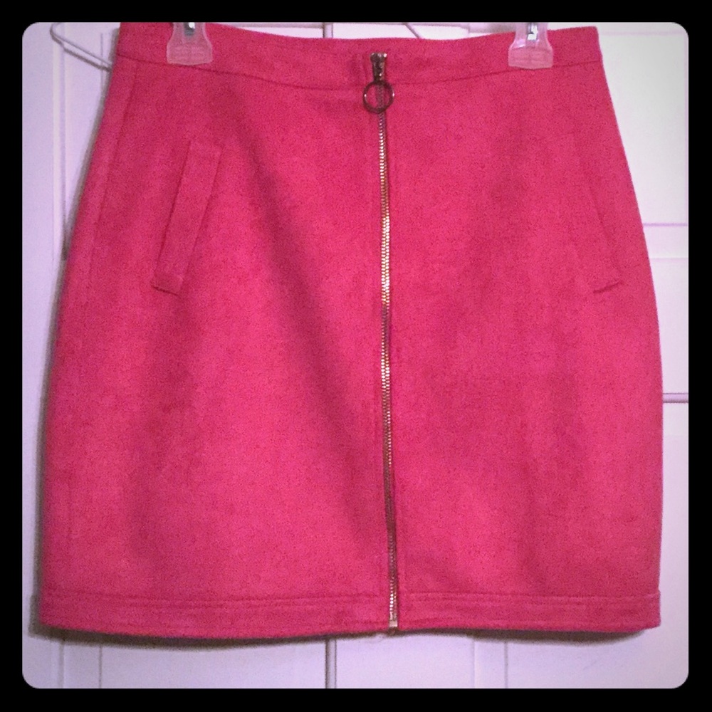 Pretty pink faux suede Misguided skirt EUC